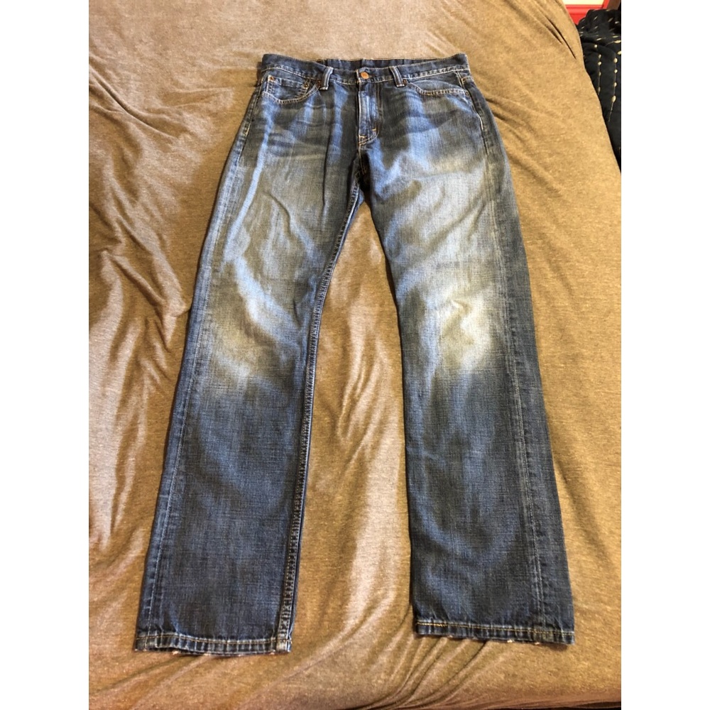 Levis straight fit jeans